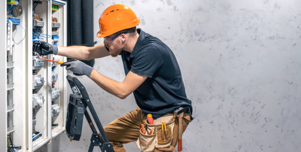 Professional Electrician in Pleasant Hill, IA